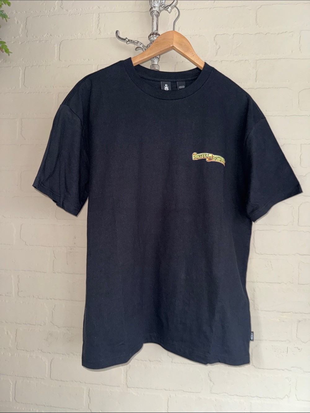Quiksilver Black Short Sleeve Tee surfers of fortune medium new